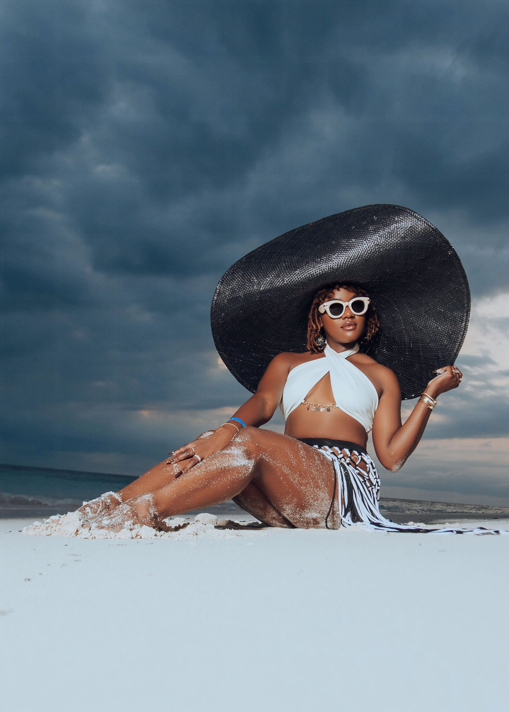 85CM Negril Oversized Beach Hat - Black – JODI MELISSA